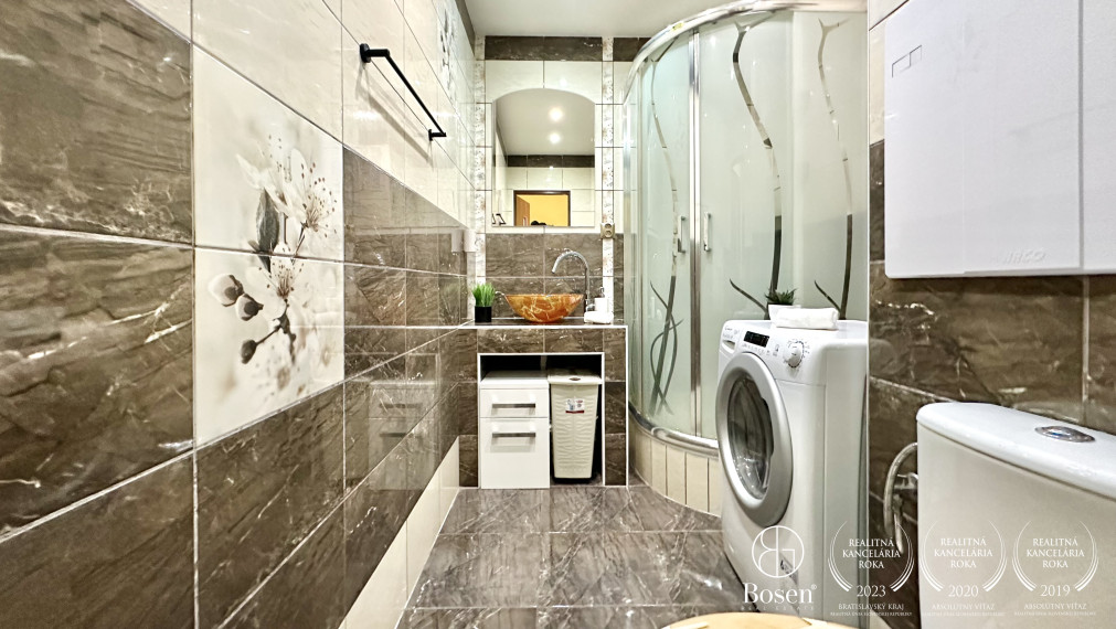 BOSEN | Rezervované, zrekonštruovaný 3izbový byt s 2balkónmi.