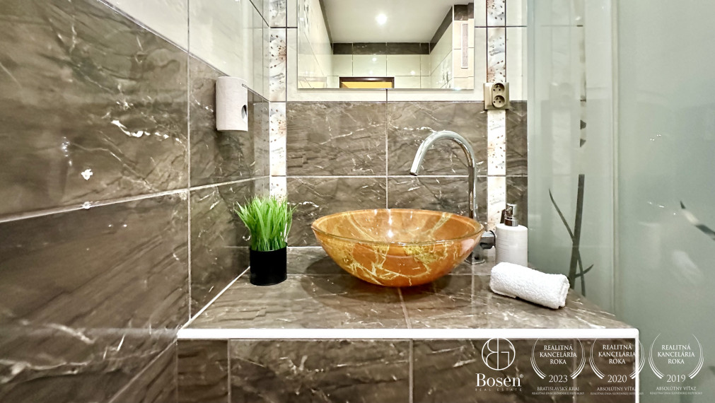 BOSEN | Rezervované, zrekonštruovaný 3izbový byt s 2balkónmi.