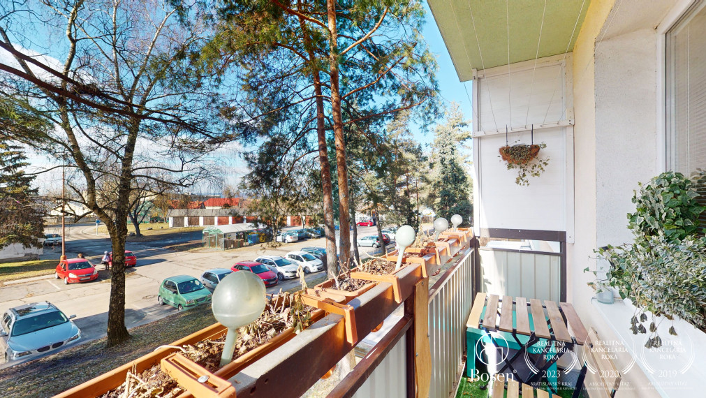 BOSEN | Rezervované, Moderný 4 izbový byt s balkónom.