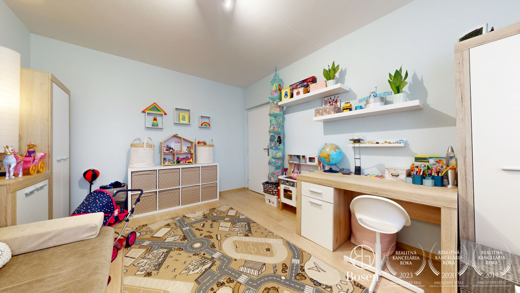 BOSEN | Rezervované, Moderný 4 izbový byt s balkónom.