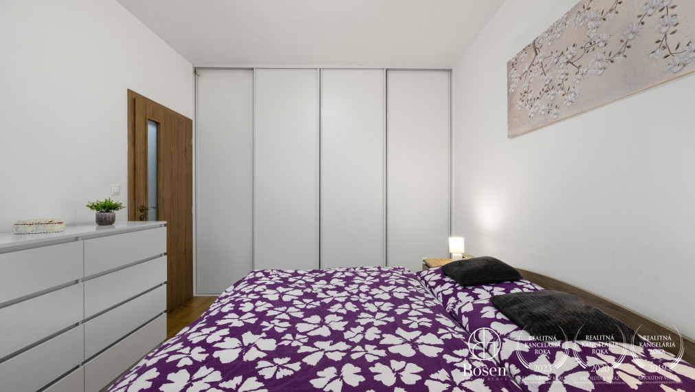 BOSEN | REZERVOVANÉ! Na predaj 3 izbový byt s vlastnou garážou, Kuchyňa