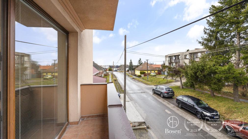 BOSEN | REZERVOVANÉ! Na predaj 3 izbový byt s vlastnou garážou, Kuchyňa