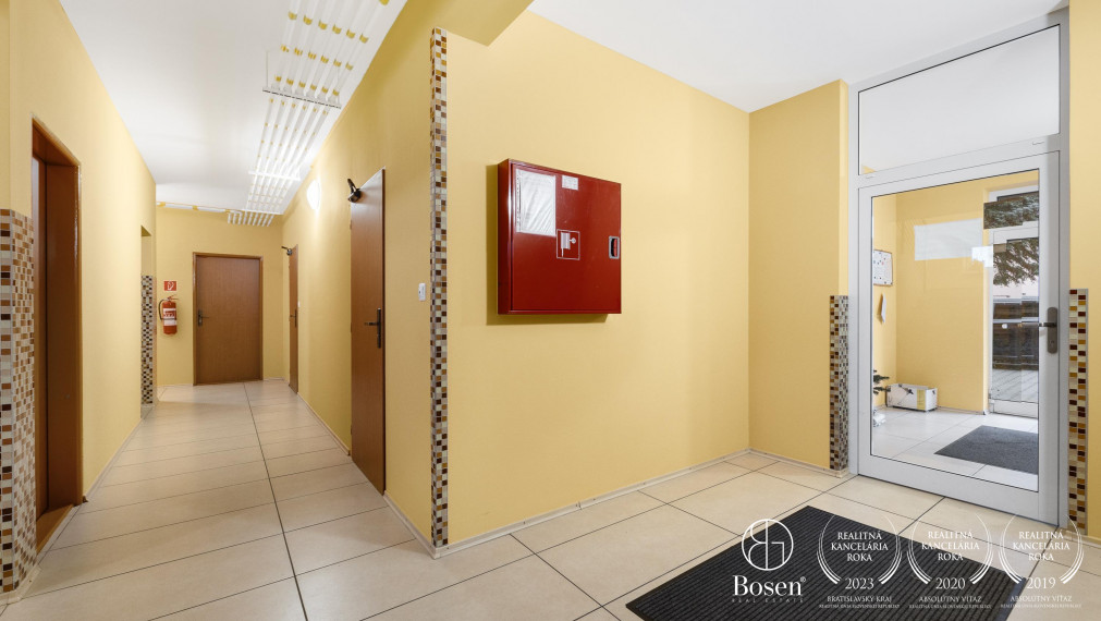 BOSEN | REZERVOVANÉ! Na predaj 3 izbový byt s vlastnou garážou, Kuchyňa