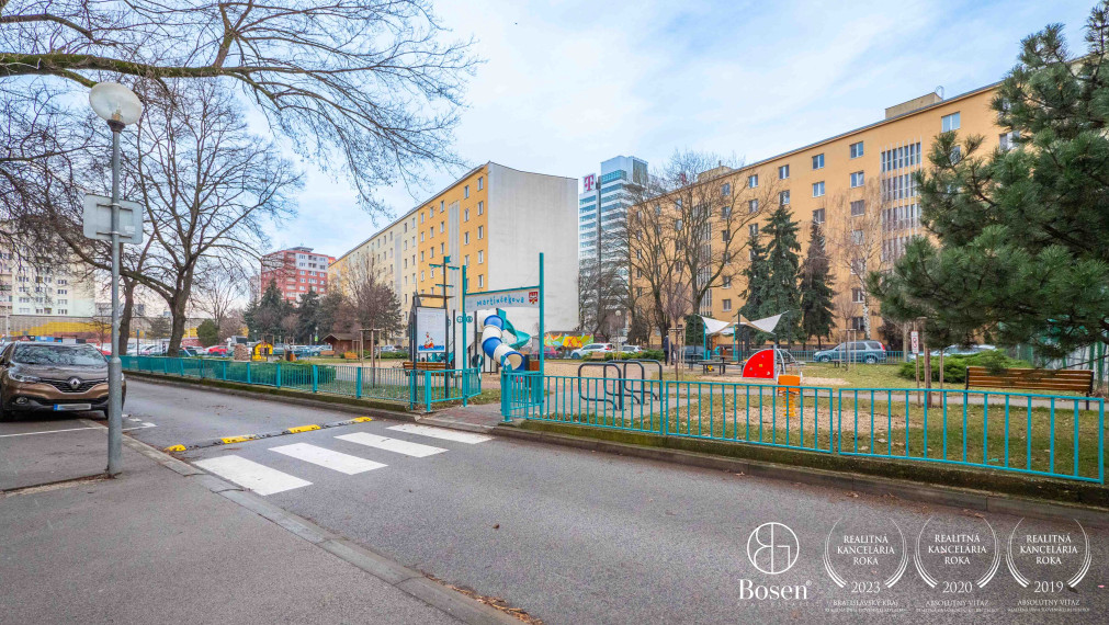 BOSEN | Zariadený 1,5 izb byt s balkónom Sklenárová ul.