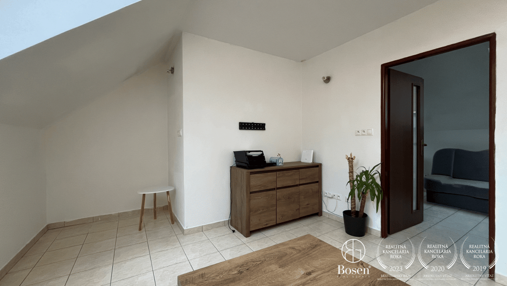 BOSEN | Na prenájom 2 izbový byt s garážou v tichej časti mesta Malacky