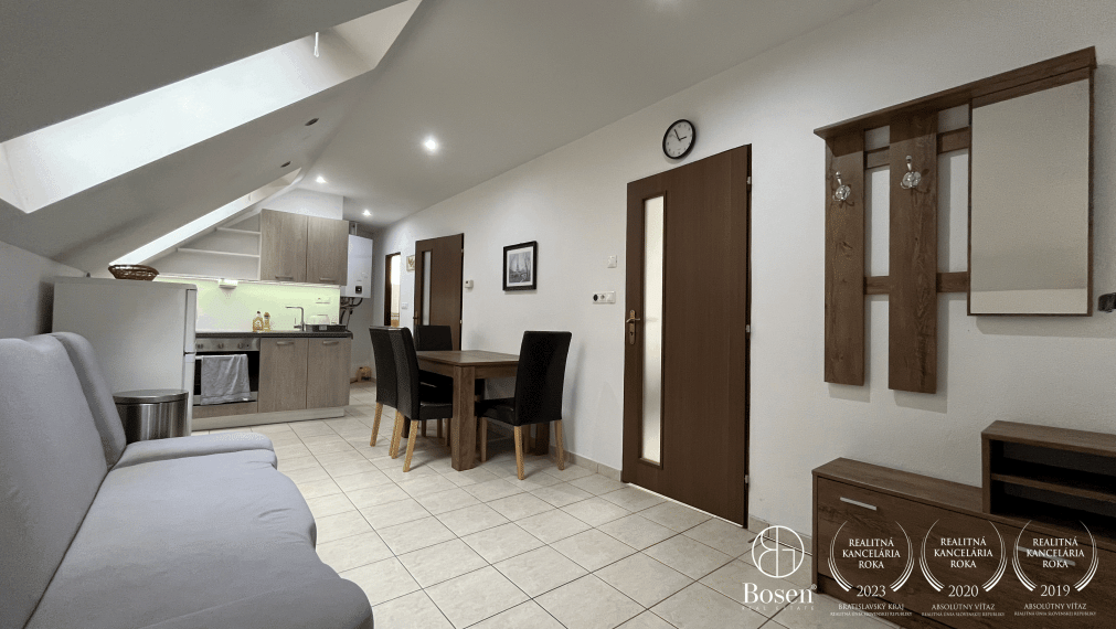 BOSEN | Na prenájom 2 izbový byt s garážou v tichej časti mesta Malacky