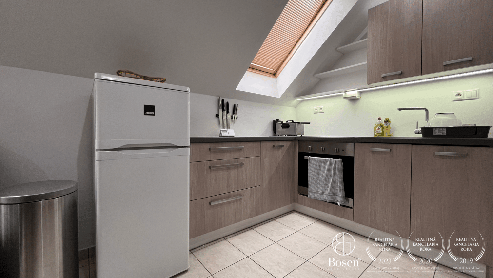 BOSEN | Na prenájom 2 izbový byt s garážou v tichej časti mesta Malacky