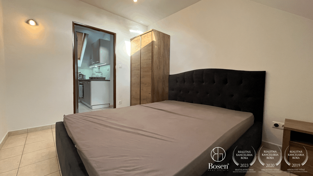 BOSEN | Na prenájom 2 izbový byt s garážou v tichej časti mesta Malacky