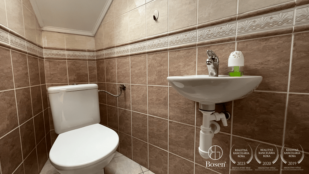 BOSEN | Na prenájom 2 izbový byt s garážou v tichej časti mesta Malacky