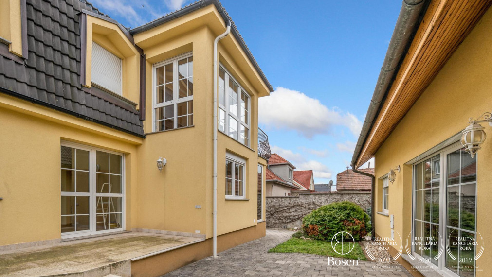 BOSEN | Rezervované - RD 210m2 s hosťovským domom 127,5 m2, Pezinok