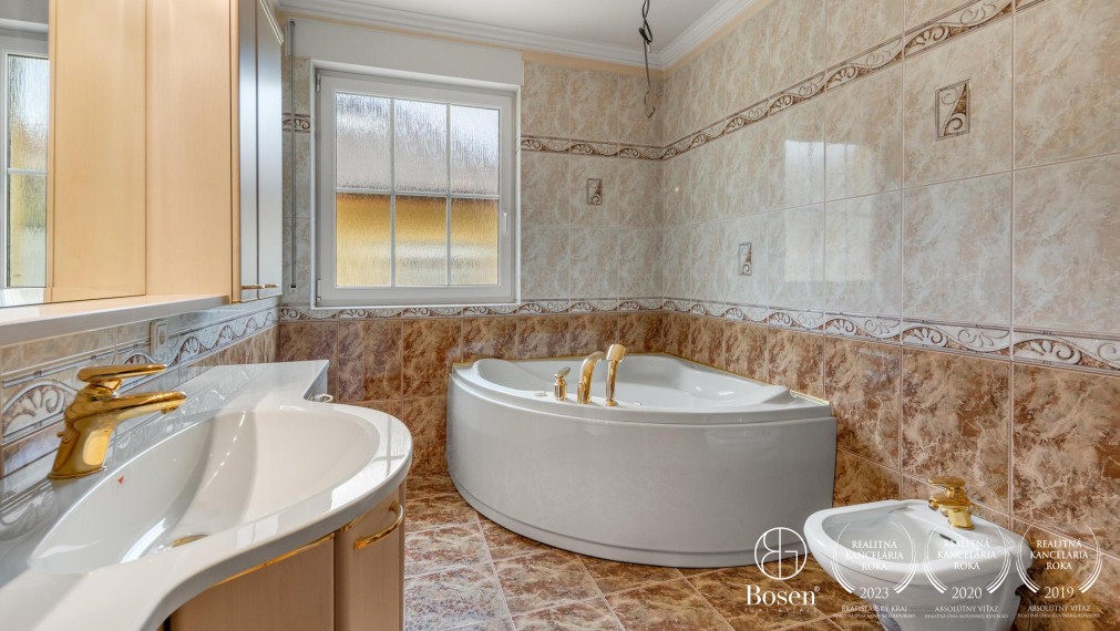 BOSEN | Rezervované - RD 210m2 s hosťovským domom 127,5 m2, Pezinok