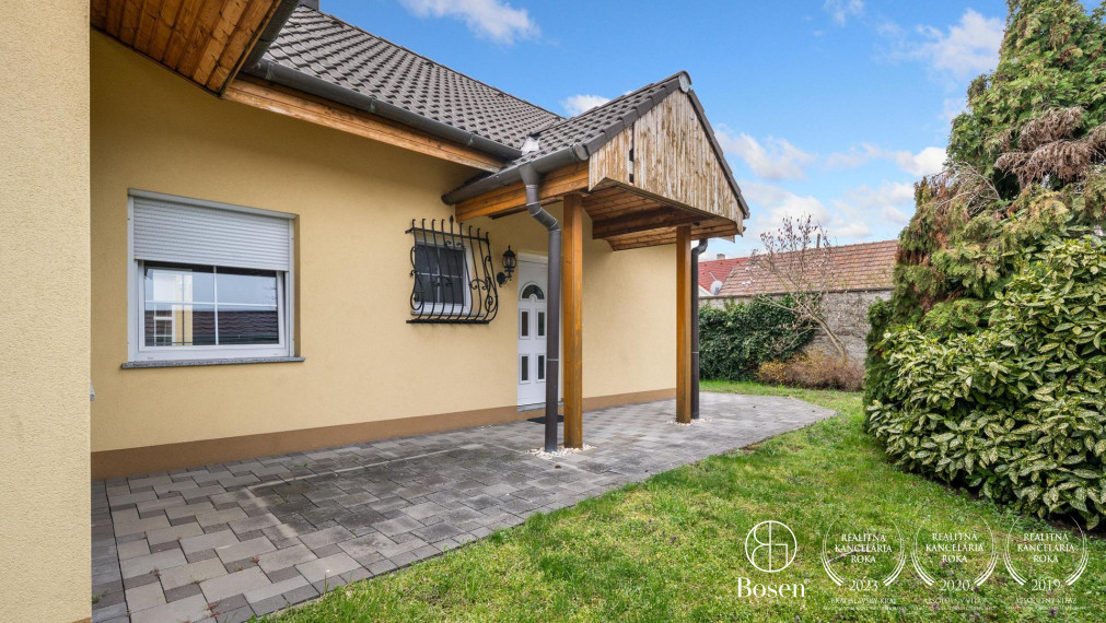 BOSEN | Rezervované - RD 210m2 s hosťovským domom 127,5 m2, Pezinok