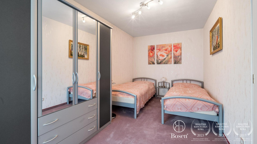 BOSEN | Rezervované - RD 210m2 s hosťovským domom 127,5 m2, Pezinok