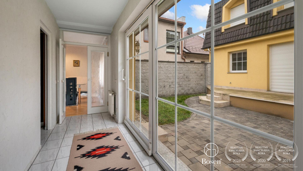 BOSEN | Rezervované - RD 210m2 s hosťovským domom 127,5 m2, Pezinok