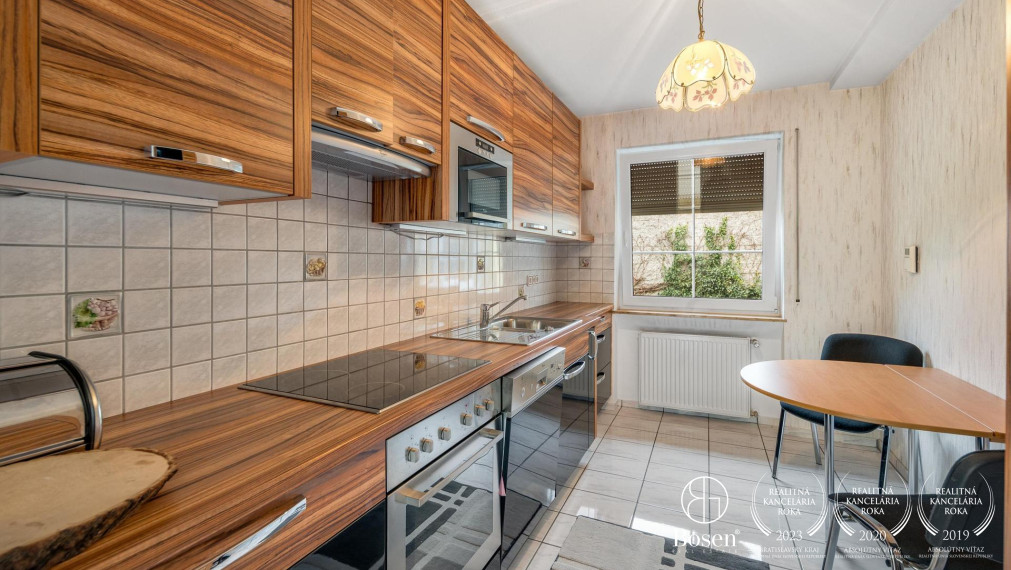 BOSEN | Rezervované - RD 210m2 s hosťovským domom 127,5 m2, Pezinok