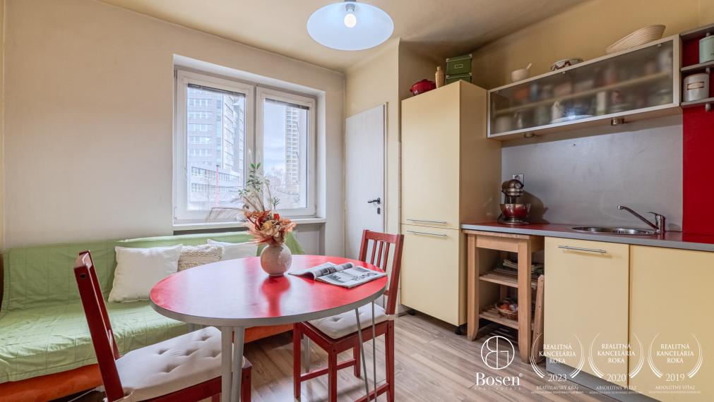 BOSEN | Na predaj zariadený 1 izbový byt, Bratislava-Ružinov, Prievozská ulica, 39 m2