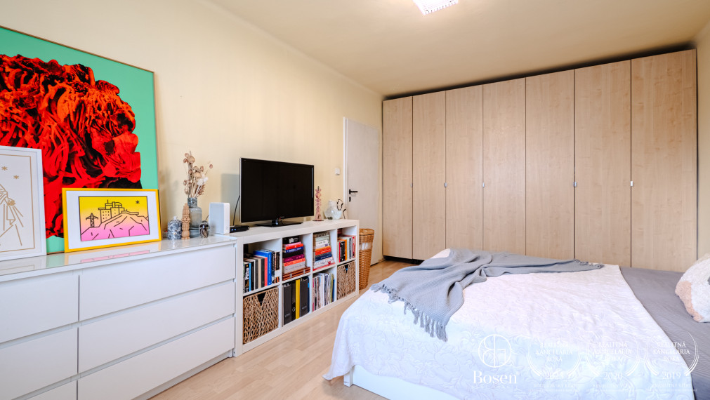 BOSEN | Na predaj zariadený 1 izbový byt, Bratislava-Ružinov, Prievozská ulica, 39 m2