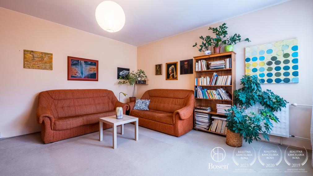 BOSEN | Na prenájom priestranný 3 izbový byt v centre mesta Malacky, Malé námestie