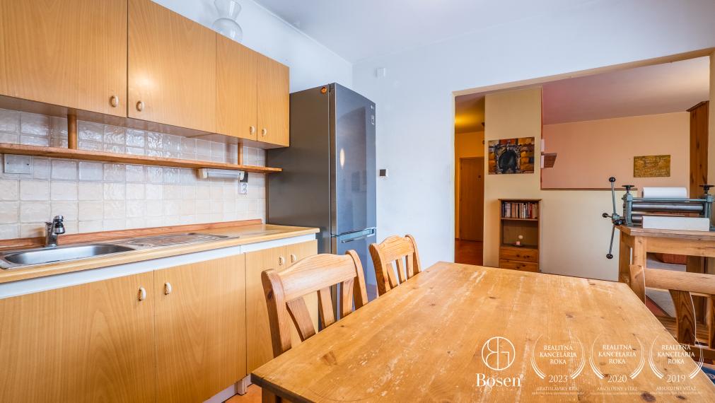 BOSEN | Na prenájom priestranný 3 izbový byt v centre mesta Malacky, Malé námestie