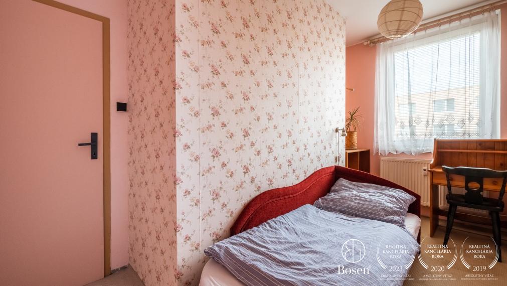 BOSEN | Na prenájom priestranný 3 izbový byt v centre mesta Malacky, Malé námestie