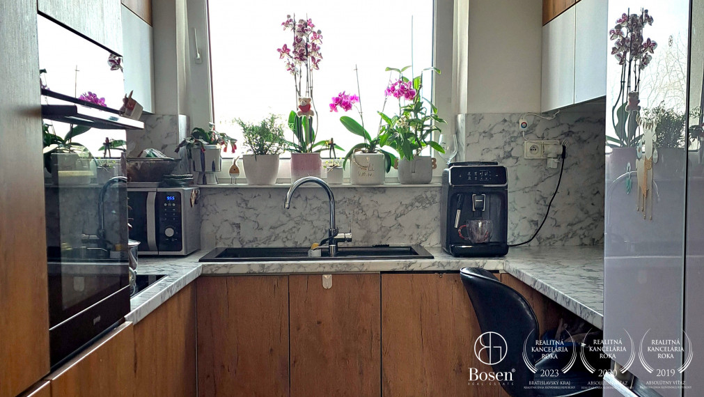 BOSEN |  4izbový byt čiastočne zariadený