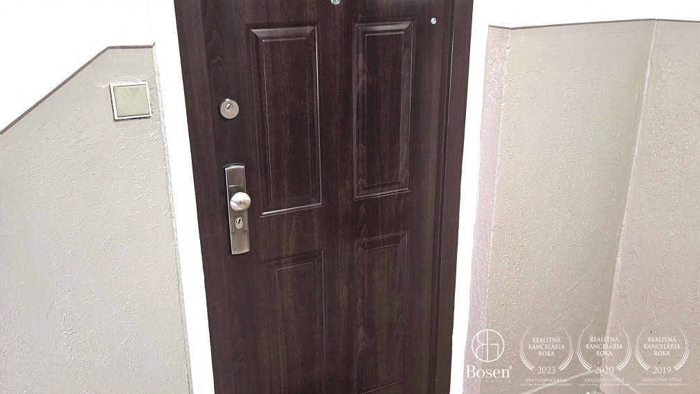 BOSEN |  3izbový byt v pôvodnom stave