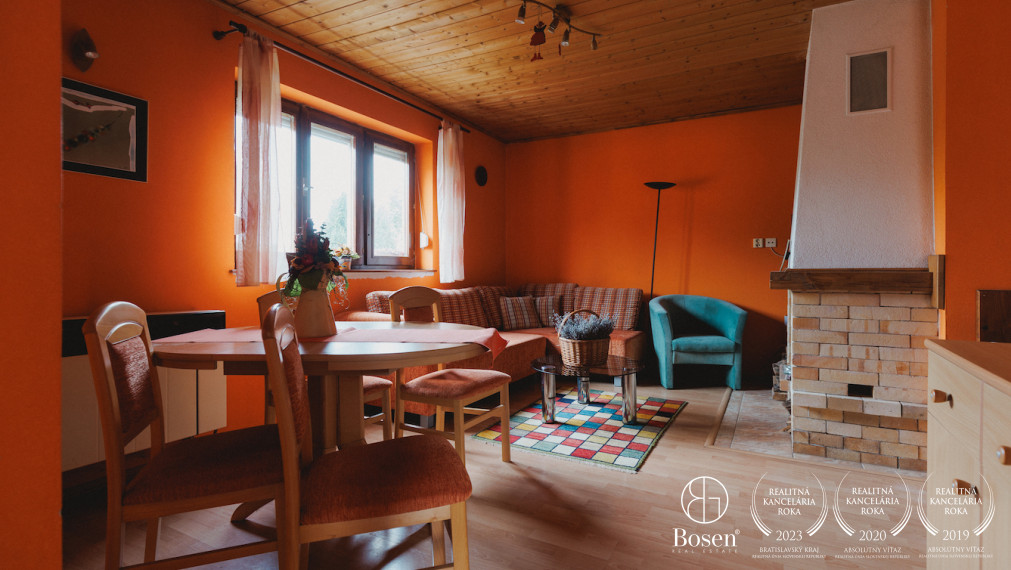 BOSEN | Rodinný dom s 10 árovým pozemkom v obci Čechy