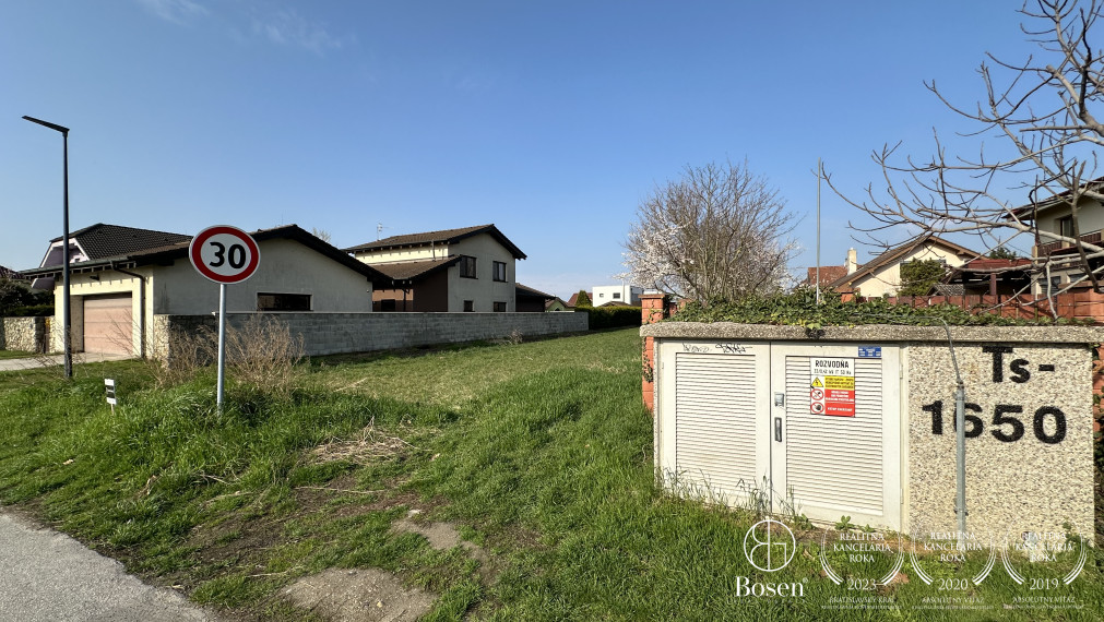 BOSEN | Stavebný pozemok, Čunovo, 650 m2
