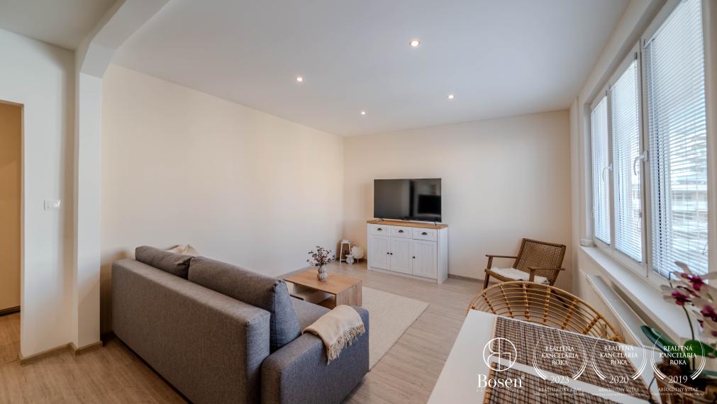 BOSEN I Prenájom 2 izbového bytu v Ružinove, Haburská