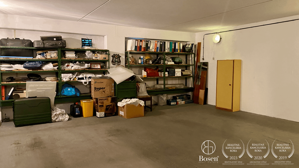 BOSEN | PREDANÉ dvoj-garáž, Petržalka - Wolkrova ul.