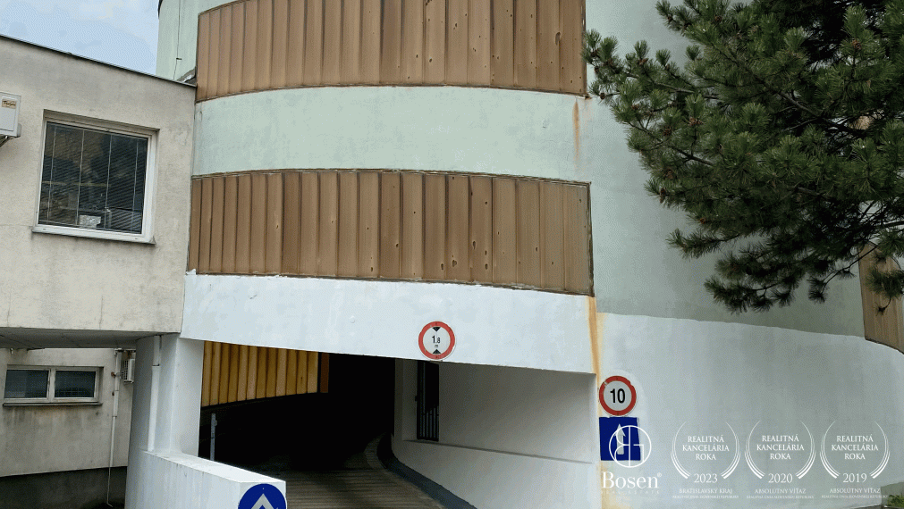 BOSEN | PREDANÉ dvoj-garáž, Petržalka - Wolkrova ul.