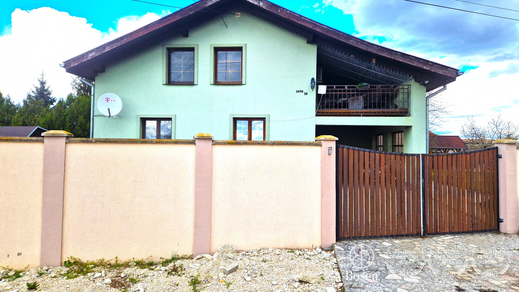 BOSEN | Rodinný dom s dvoma bytovými jednotkami