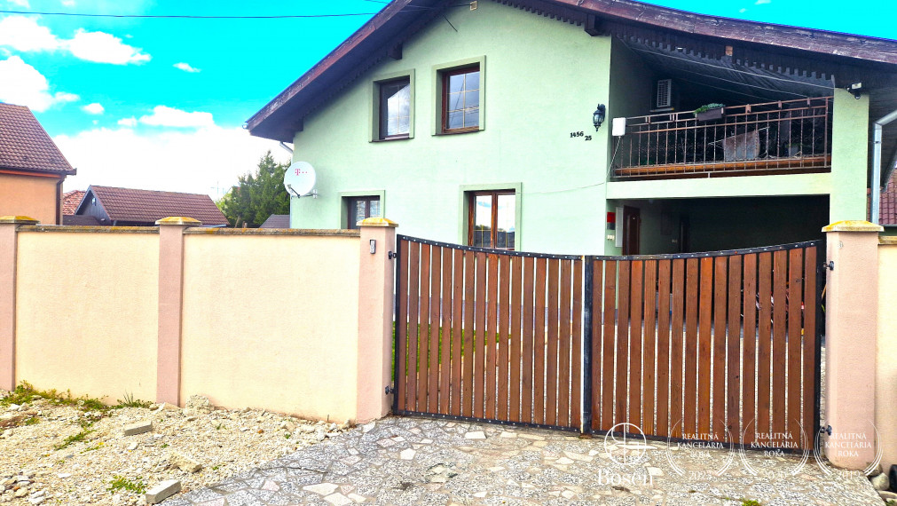 BOSEN | Rodinný dom s dvoma bytovými jednotkami