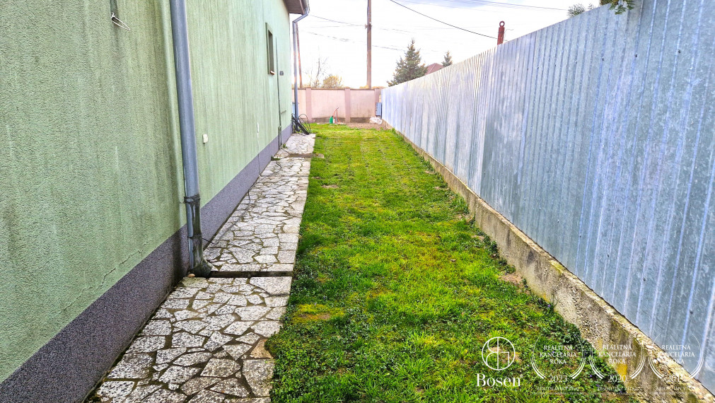 BOSEN | Rodinný dom s dvoma bytovými jednotkami