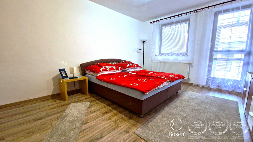 BOSEN | Rodinný dom s dvoma bytovými jednotkami