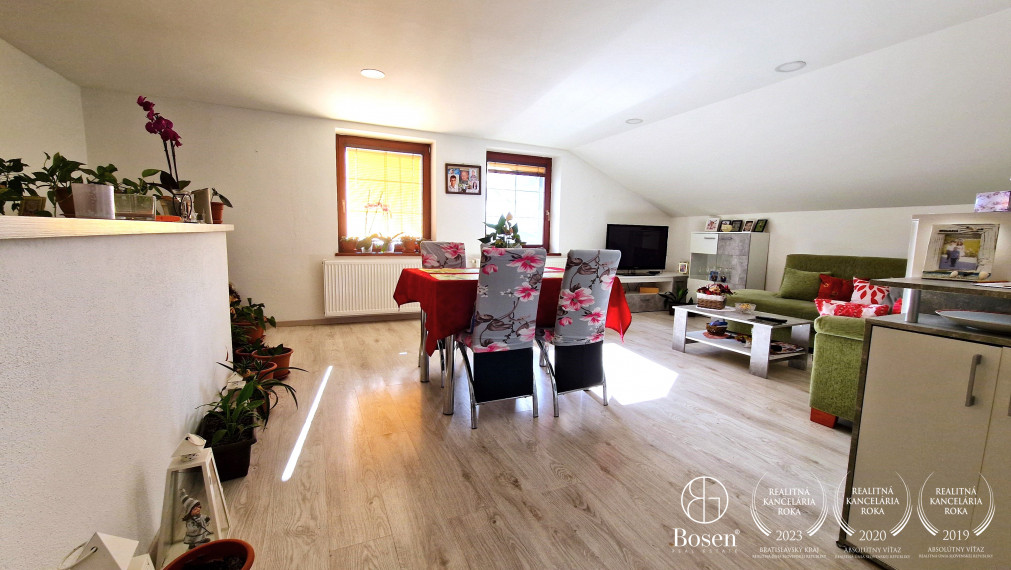 BOSEN | Rodinný dom s dvoma bytovými jednotkami