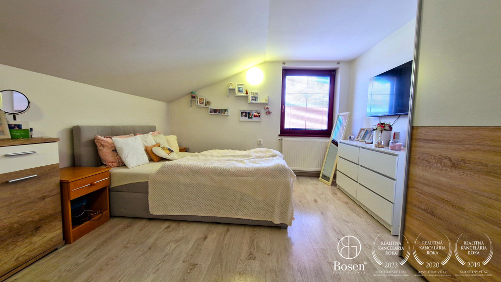 BOSEN | Rodinný dom s dvoma bytovými jednotkami