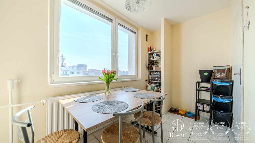 BOSEN | PRENAJATÉ Priestranný 2 -izb. byt Rezedová ulica, Ružinov,balkón
