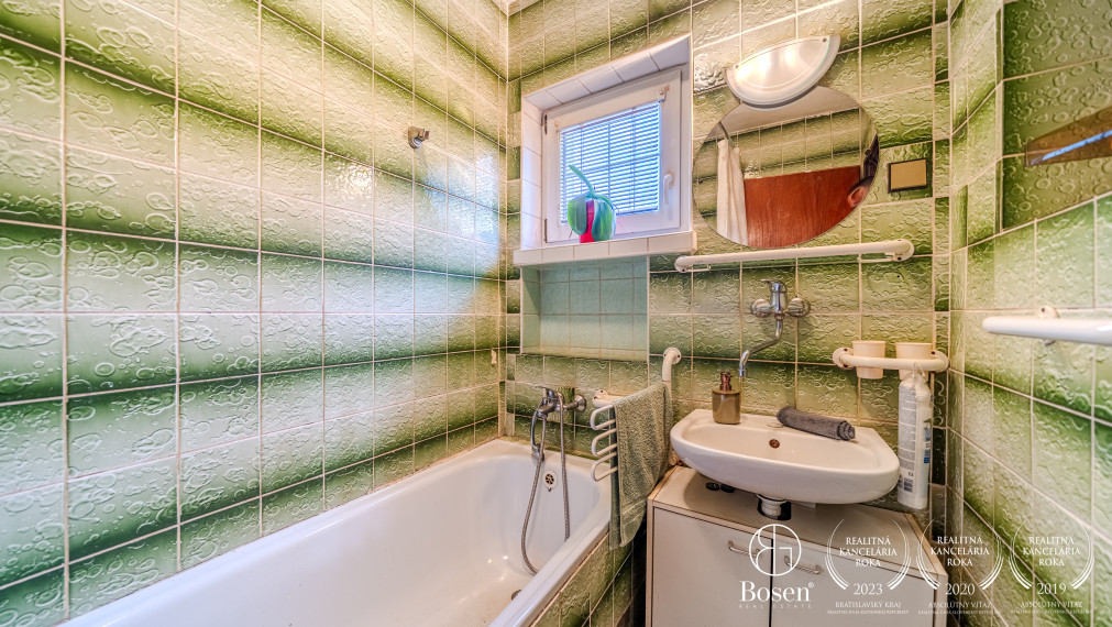 BOSEN | Kompletne zariadený 3 izbový dom pri Jazere, Vajnory