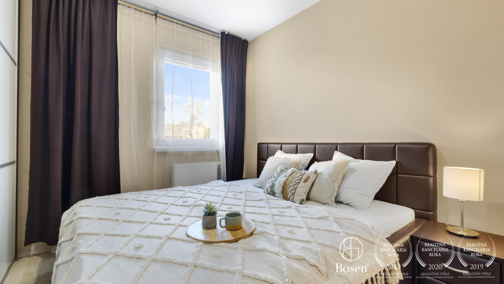 Trojpodlažný, priestranný rodinný dom so záhradou a garážou