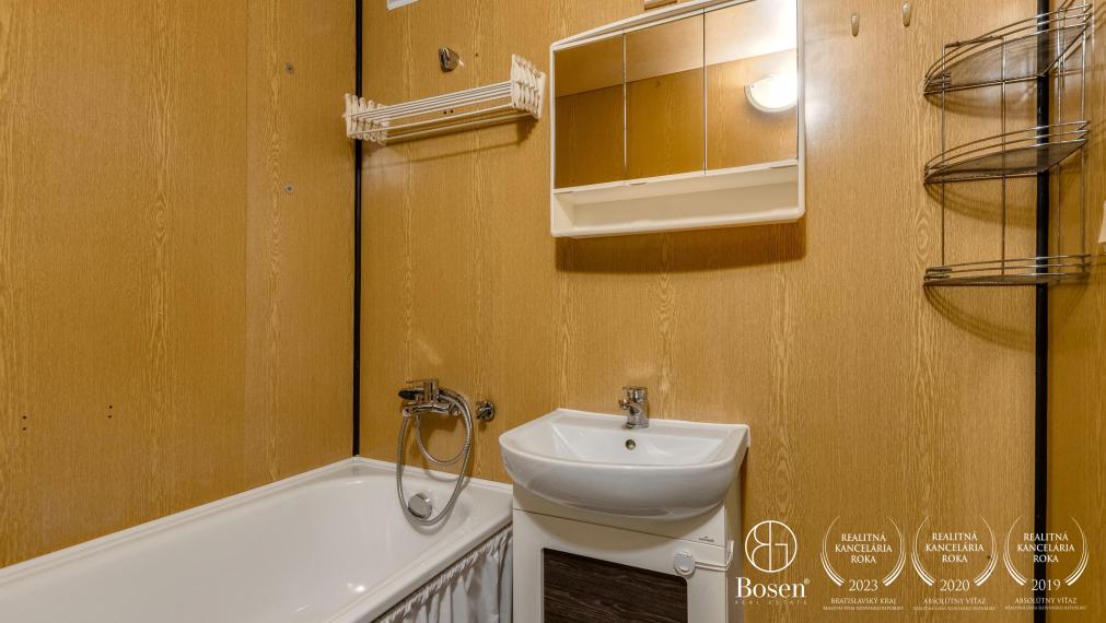 BOSEN | Na prenájom zariadený 2 izbový byt v centre mesta Malacky, Záhorácka