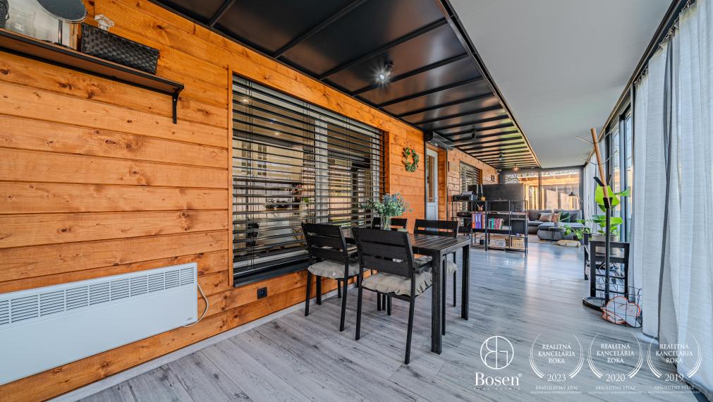 BOSEN | Na predaj pozemok s 2-izbovou chatou na Agátovej ulici, Šenkvice, 952 m2