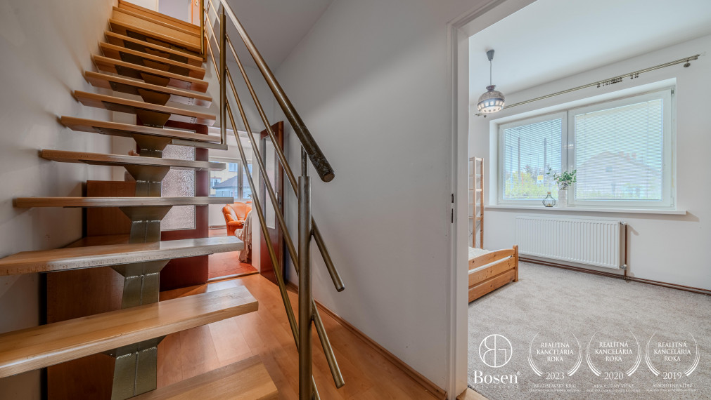 REZERVOVANÝ BOSEN I 5-izbový rodinný dom v centre Trnavy s obchodný priestorom priamo v dome