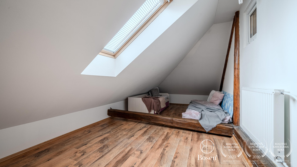 REZERVOVANÝ BOSEN I 5-izbový rodinný dom v centre Trnavy s obchodný priestorom priamo v dome