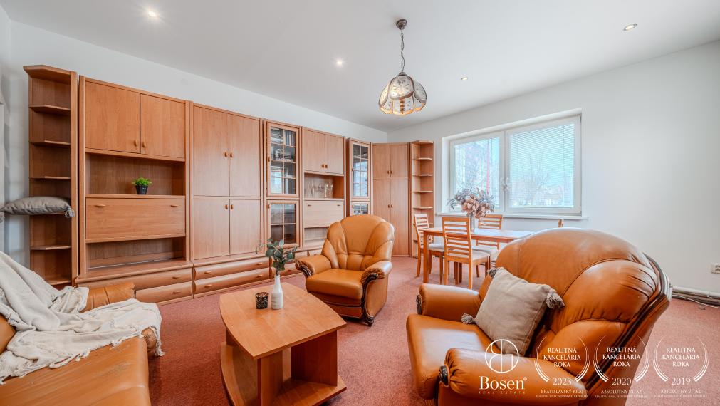 REZERVOVANÝ BOSEN I 5-izbový rodinný dom v centre Trnavy s obchodný priestorom priamo v dome