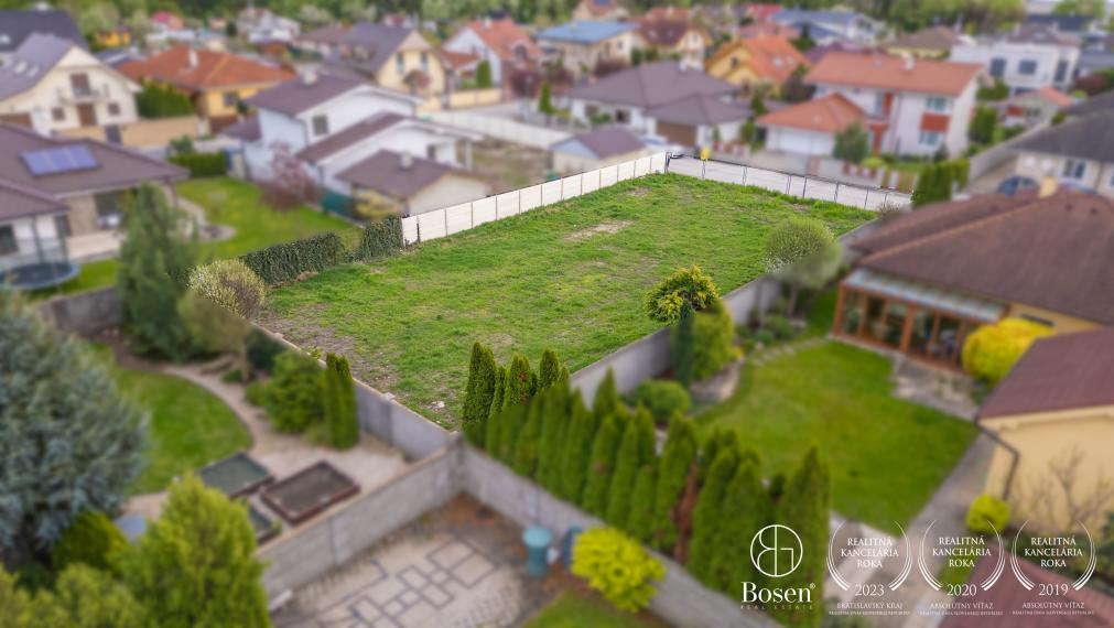 BOSEN| Na predaj pozemok na výstavbu rodinného domu s projektom, Malacky - Padzelek