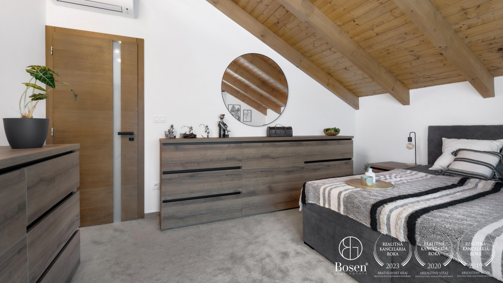 BOSEN | PREDAJ luxusný 4 izbový hausbót na brehu Jaroveckého ramena, Bratislava