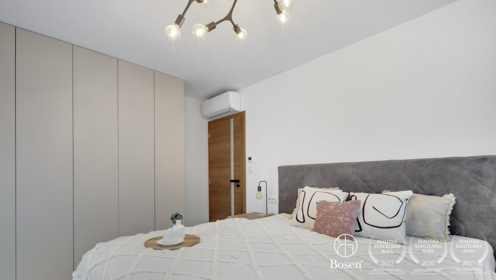 BOSEN | PREDAJ luxusný 4 izbový hausbót na brehu Jaroveckého ramena, Bratislava