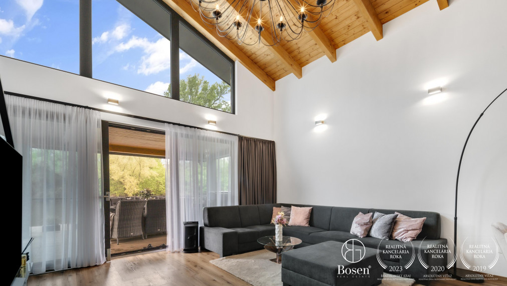 BOSEN | PREDAJ luxusný 4 izbový hausbót na brehu Jaroveckého ramena, Bratislava
