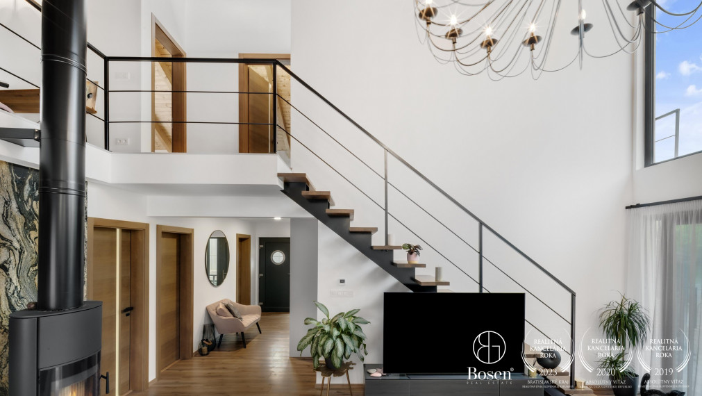 BOSEN | PREDAJ luxusný 4 izbový hausbót na brehu Jaroveckého ramena, Bratislava